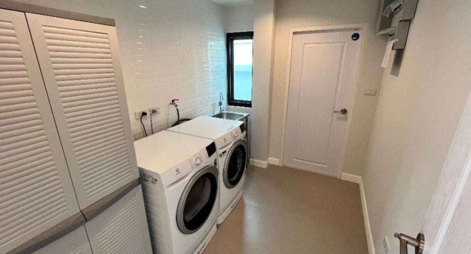 For rent 4 ベッドルーム house in Phaya Thai, Bangkok