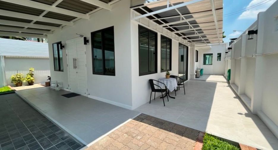 For rent 4 ベッドルーム house in Phaya Thai, Bangkok