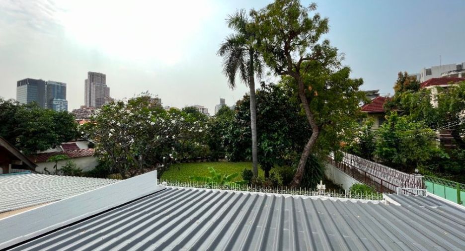 For rent 4 ベッドルーム house in Phaya Thai, Bangkok