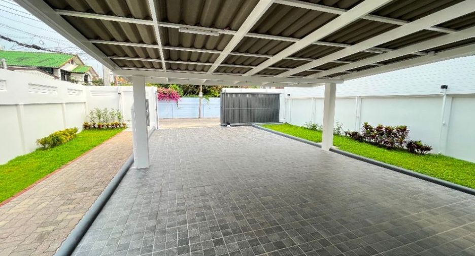 For rent 4 ベッドルーム house in Phaya Thai, Bangkok