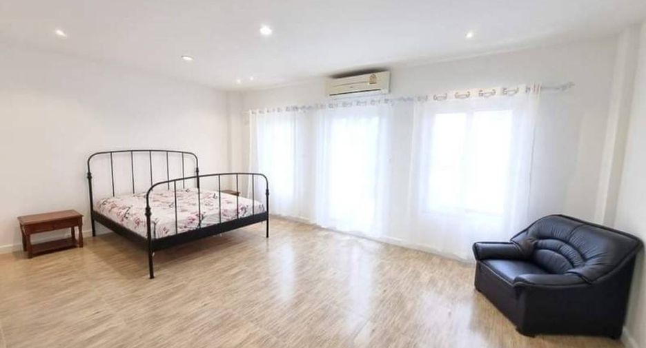 For rent 4 Beds house in Phasi Charoen, Bangkok