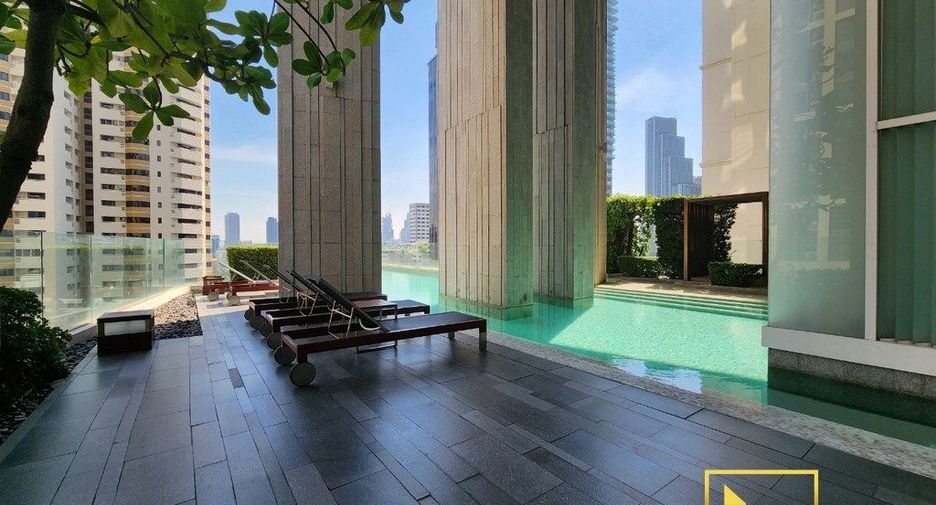 For rent 2 bedrooms condo in Khlong Toei, Bangkok