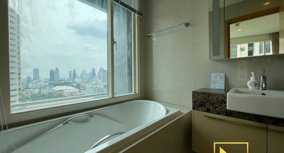 For rent 2 bedrooms condo in Khlong Toei, Bangkok