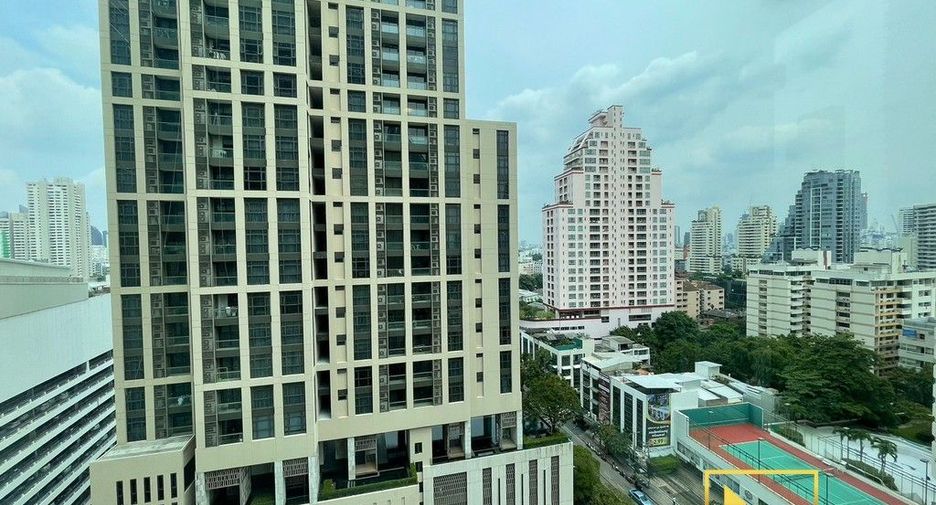 For rent 2 bedrooms condo in Khlong Toei, Bangkok