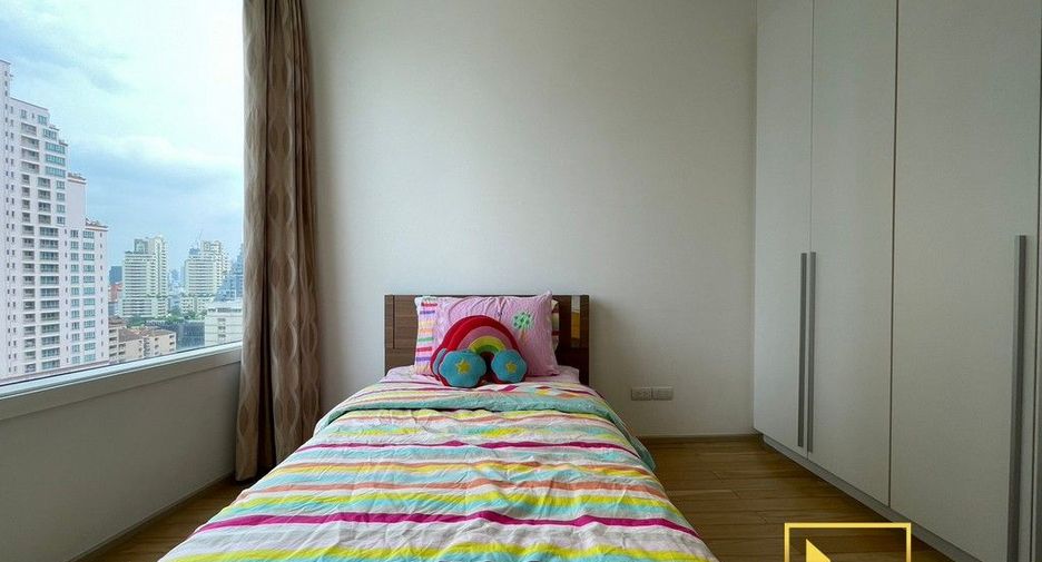 For rent 2 bedrooms condo in Khlong Toei, Bangkok
