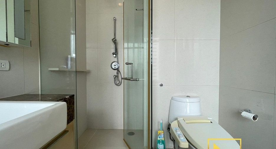 For rent 2 bedrooms condo in Khlong Toei, Bangkok