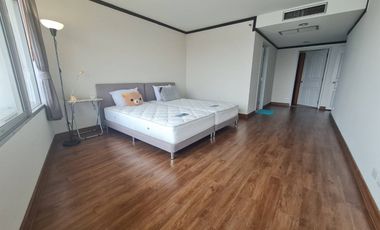 For rent そして for sale 3 Beds condo in Dusit, Bangkok