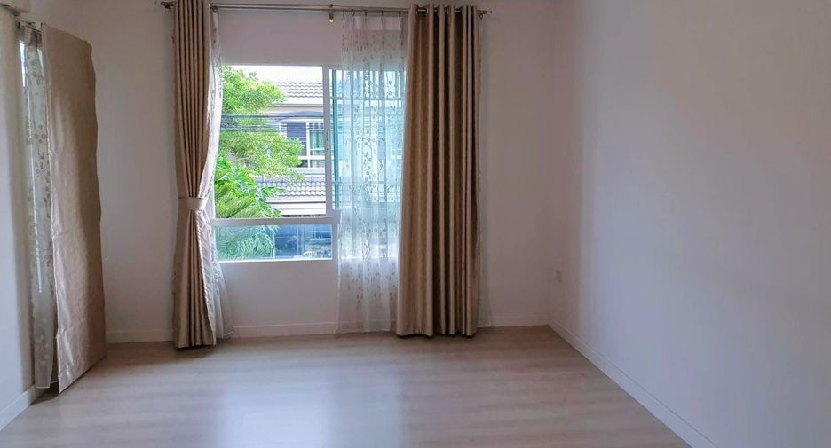 For rent 2 bed townhouse in Bang Phli, Samut Prakan