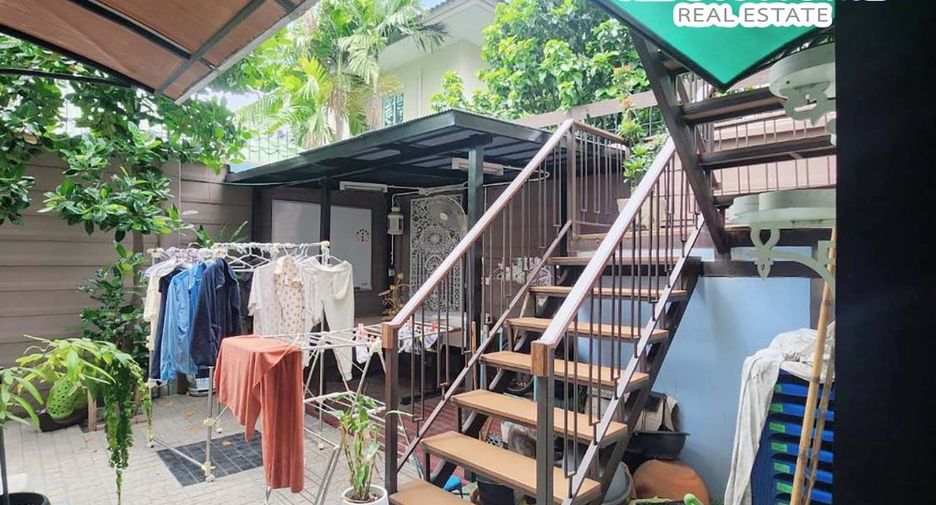 For sale 4 bedrooms house in Don Mueang, Bangkok