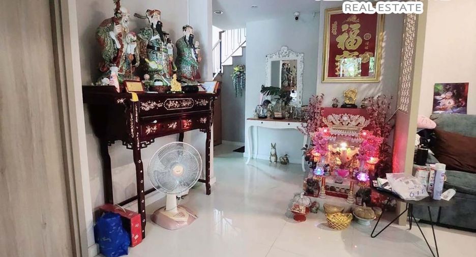 For sale 4 bedrooms house in Don Mueang, Bangkok