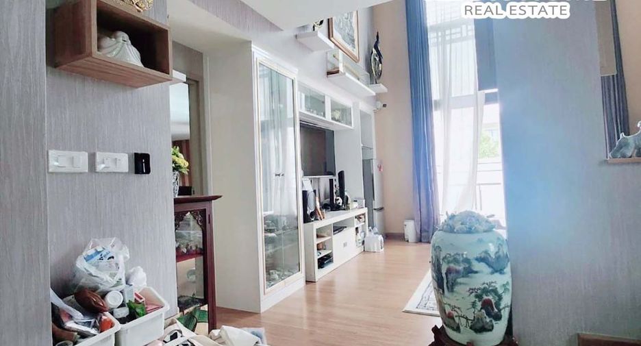 For sale 4 bedrooms house in Don Mueang, Bangkok