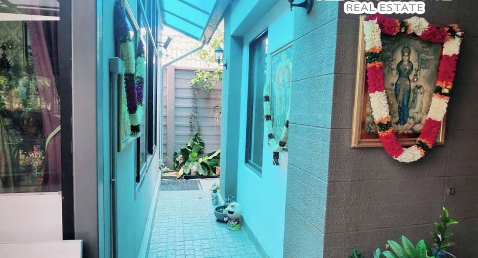For sale 4 bedrooms house in Don Mueang, Bangkok