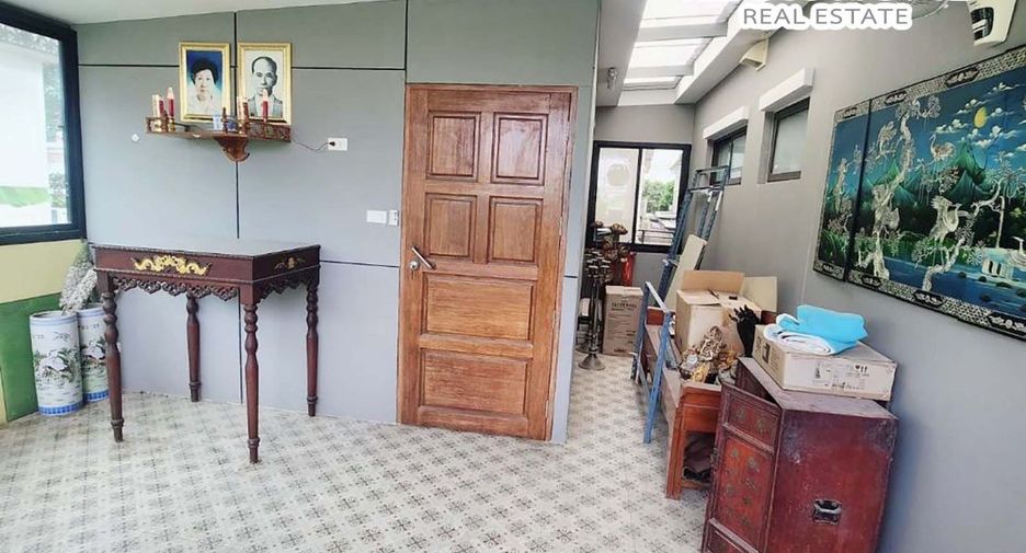 For sale 4 bedrooms house in Don Mueang, Bangkok