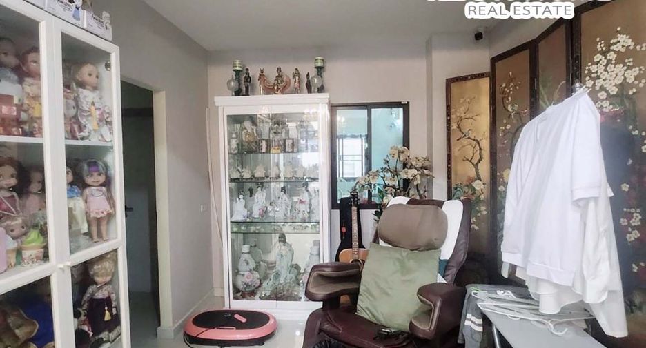 For sale 4 bedrooms house in Don Mueang, Bangkok