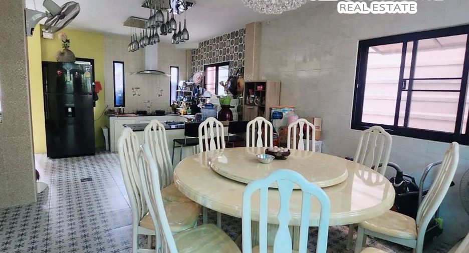 For sale 4 bedrooms house in Don Mueang, Bangkok