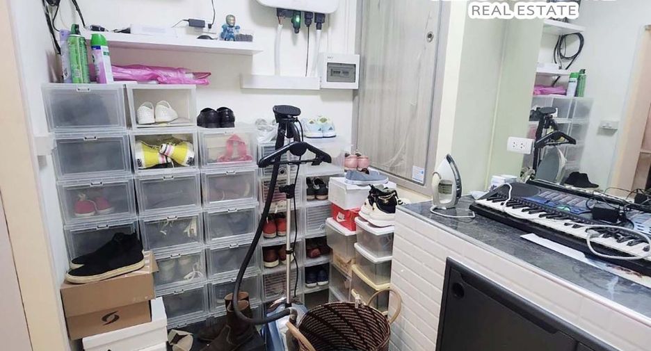 For sale 4 bedrooms house in Don Mueang, Bangkok