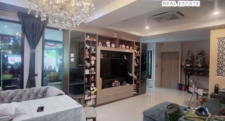 For sale 4 bedrooms house in Don Mueang, Bangkok