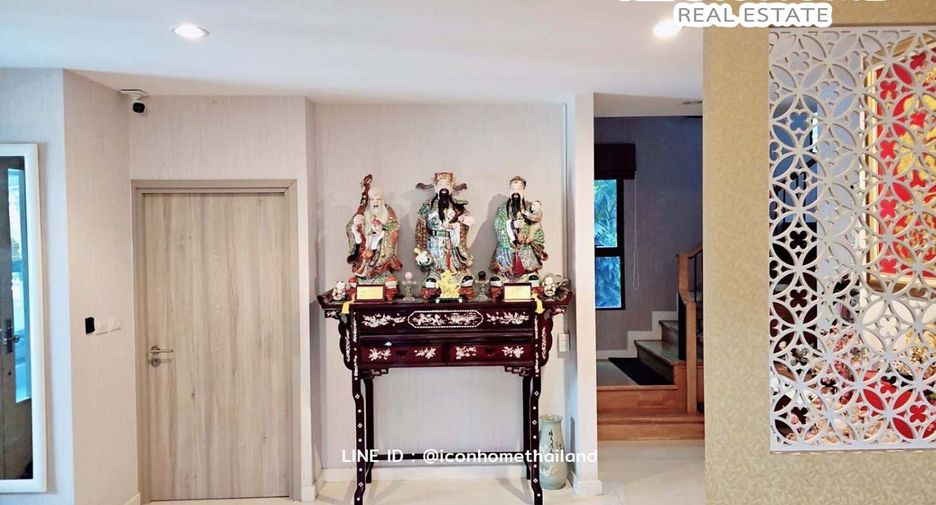 For sale 4 bedrooms house in Don Mueang, Bangkok