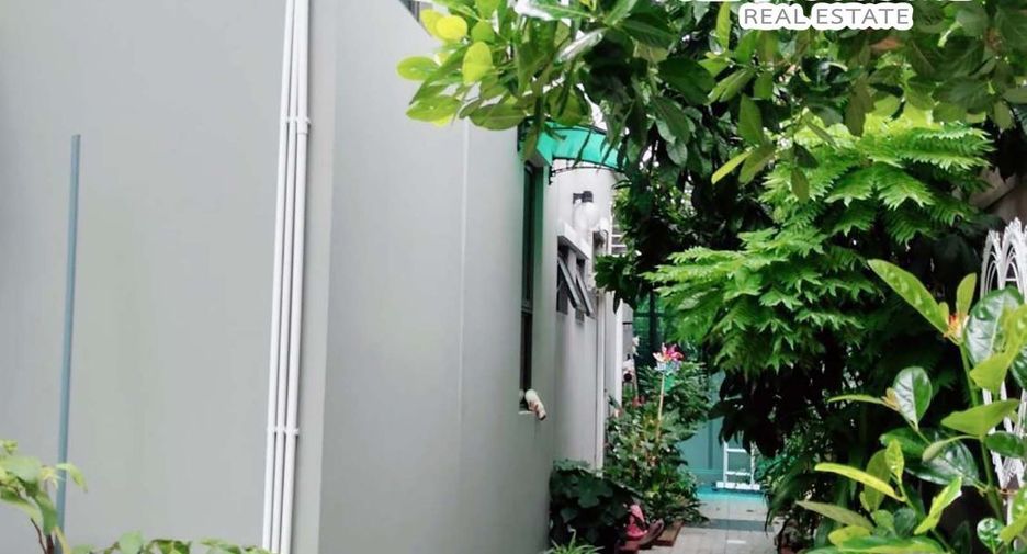 For sale 4 bedrooms house in Don Mueang, Bangkok
