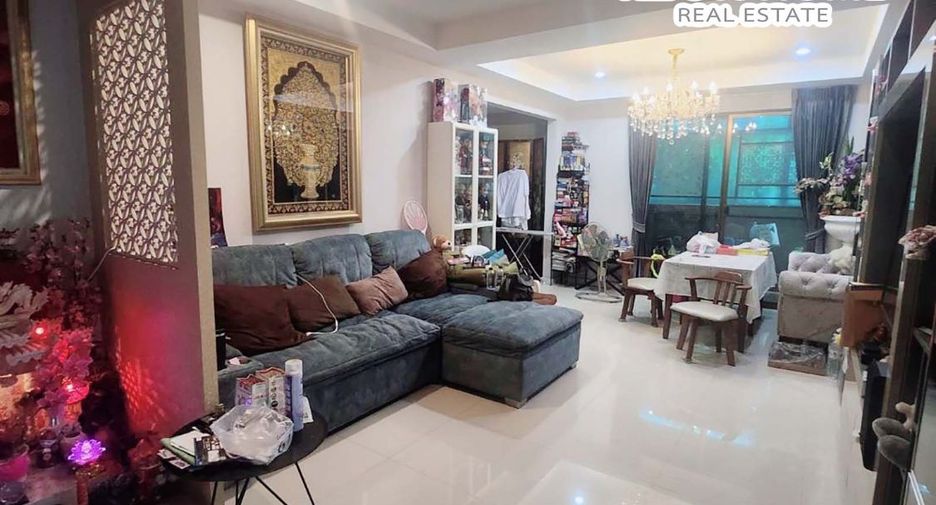 For sale 4 bedrooms house in Don Mueang, Bangkok