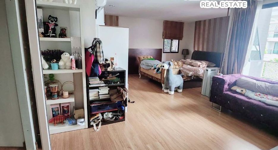 For sale 4 bedrooms house in Don Mueang, Bangkok