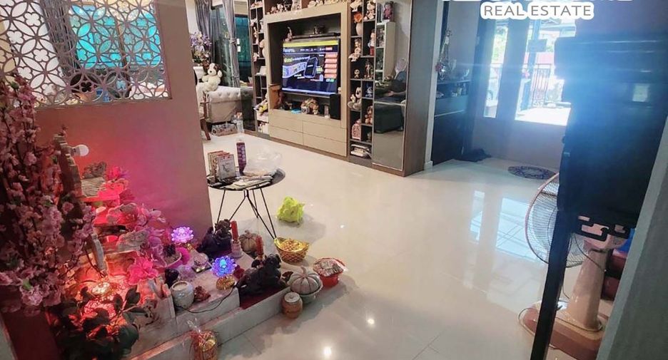 For sale 4 bedrooms house in Don Mueang, Bangkok