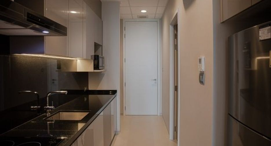 For rent 3 bedrooms condo in Pathum Wan, Bangkok