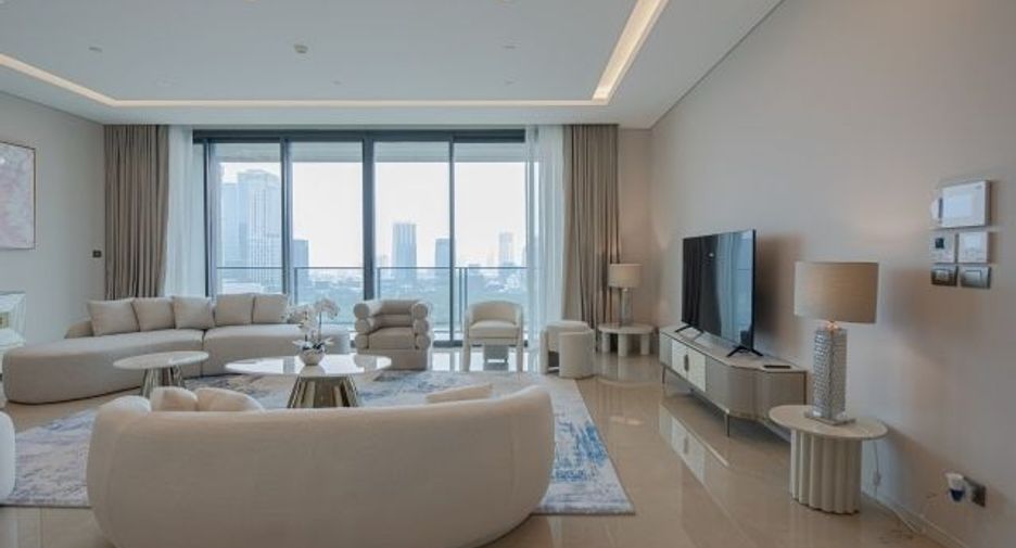 For rent 3 bedrooms condo in Pathum Wan, Bangkok