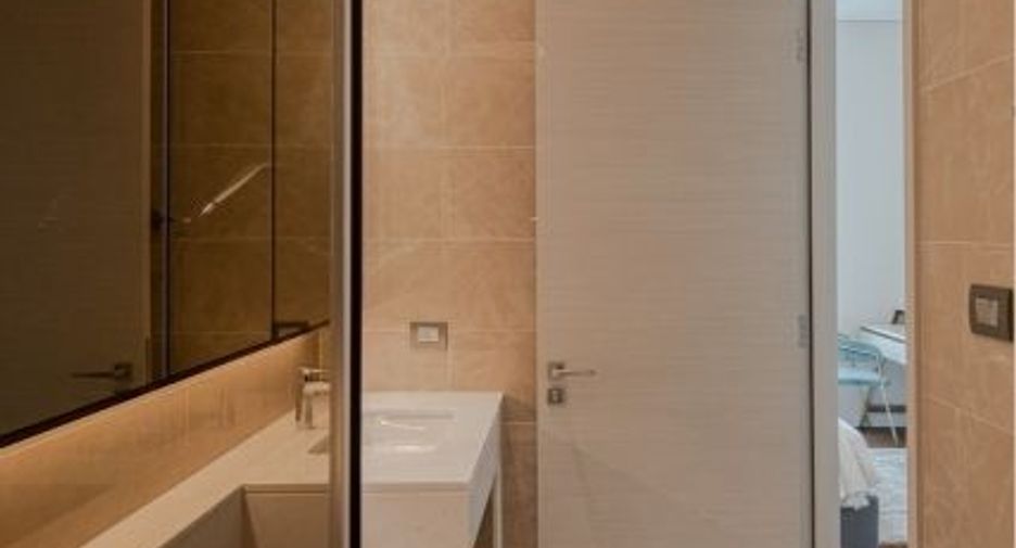 For rent 3 bedrooms condo in Pathum Wan, Bangkok