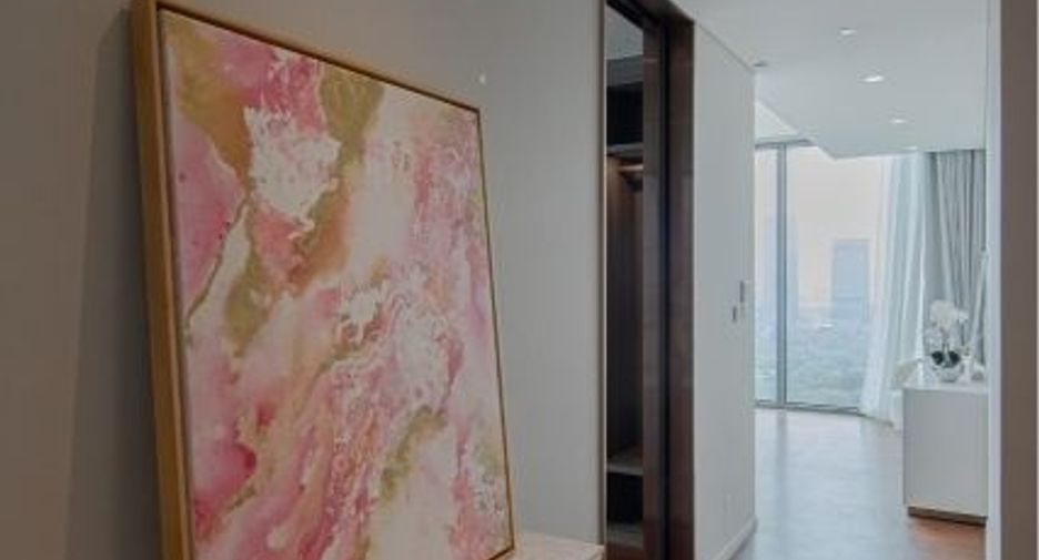 For rent 3 bedrooms condo in Pathum Wan, Bangkok