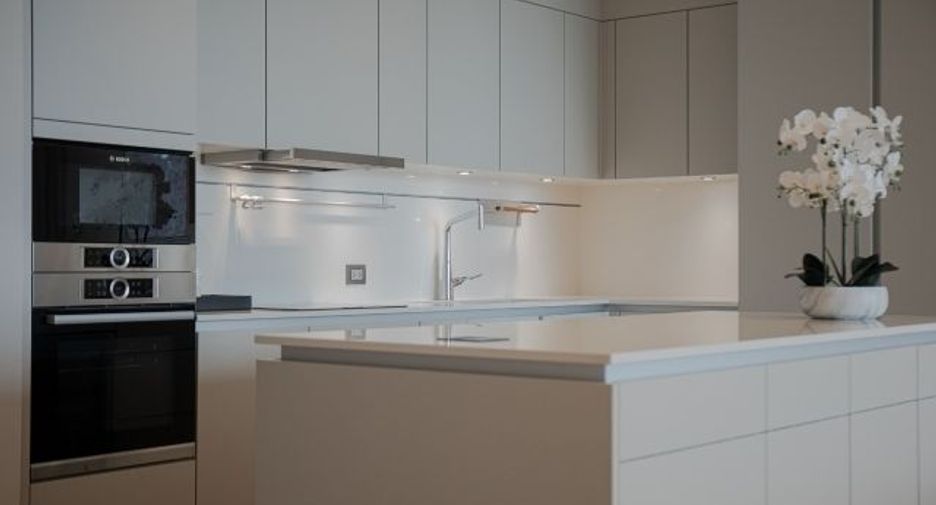For rent 3 bedrooms condo in Pathum Wan, Bangkok