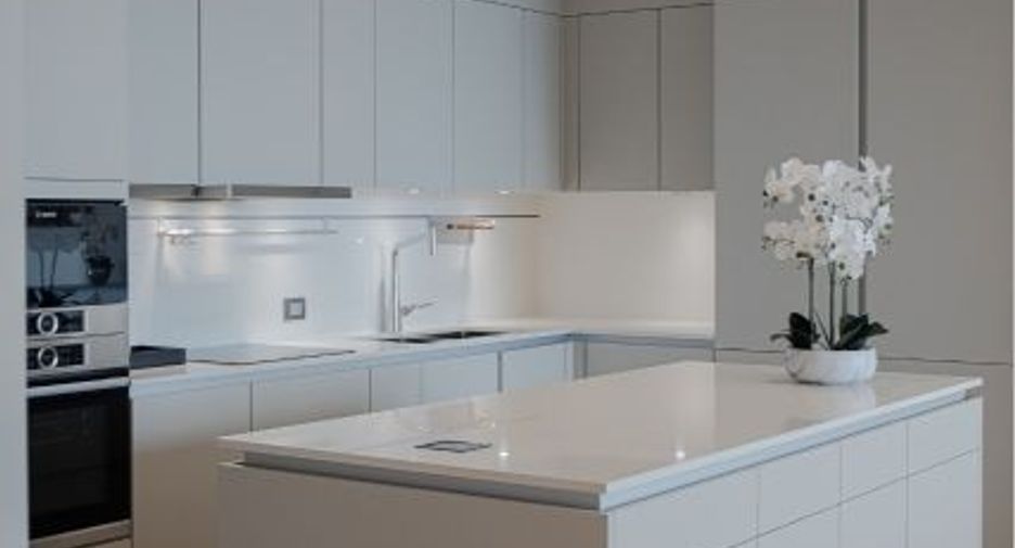 For rent 3 bedrooms condo in Pathum Wan, Bangkok
