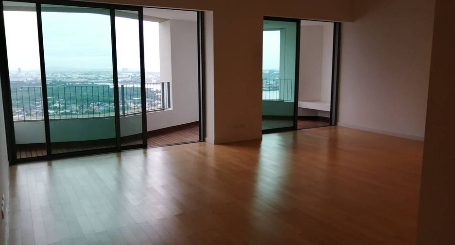 For rent and for sale 2 bedrooms condo in Yan Nawa, Bangkok