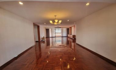 Condo en alquiler de 3 habitaciones en Khlong Toei, Bangkok