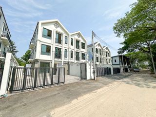 Haus zur Miete und zum Kauf mit 4 Zimmer in Mueang Chiang Mai, Chiang Mai