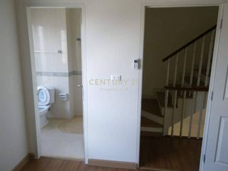 Reihenhaus zur Miete und zum Kauf mit 3 Zimmer in Suan Luang, Bangkok
