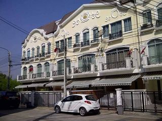 Reihenhaus zur Miete und zum Kauf mit 3 Zimmer in Suan Luang, Bangkok