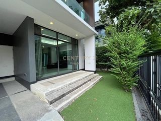 ให้เช่า 2 ห้องนอน บ้านเดี่ยว ใน บางกะปิ, กรุงเทพฯ