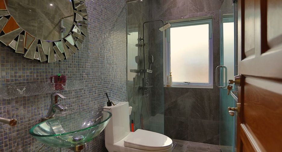 For sale 4 bed house in Bang Lamung, Chonburi