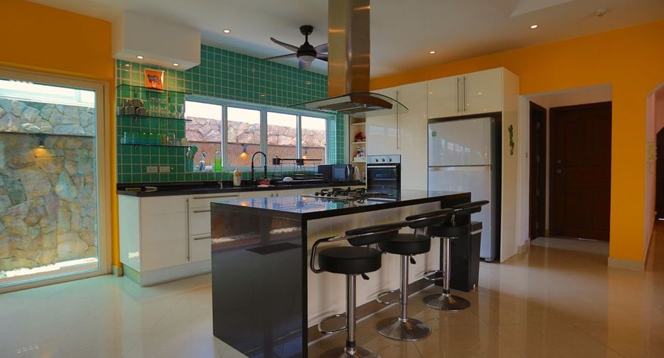 For sale 4 bed house in Bang Lamung, Chonburi