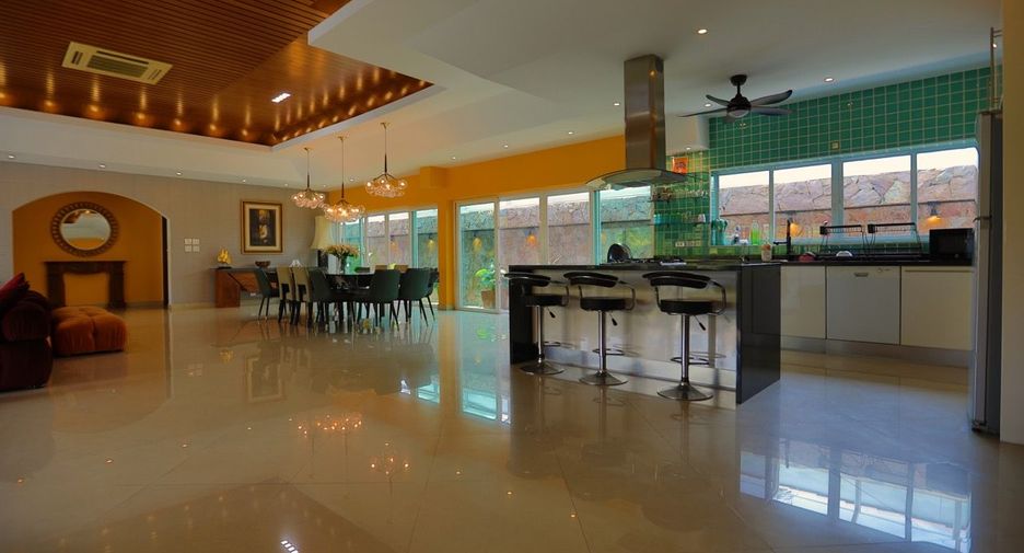 For sale 4 bed house in Bang Lamung, Chonburi