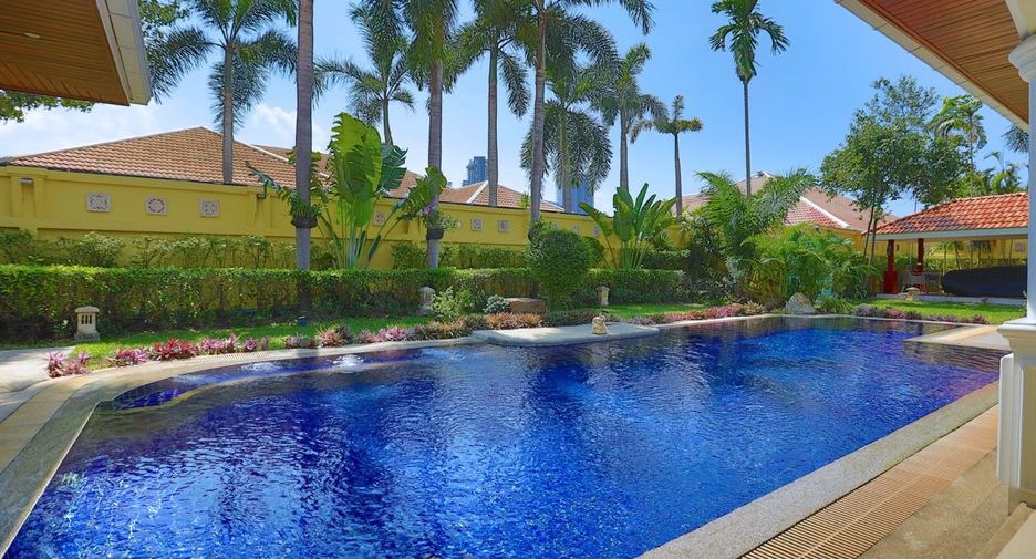 For sale 4 bed house in Bang Lamung, Chonburi