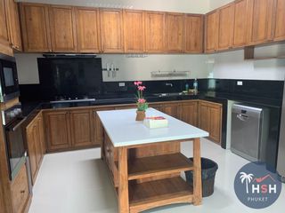 For rent 4 bedrooms villa in Mueang Phuket, Phuket
