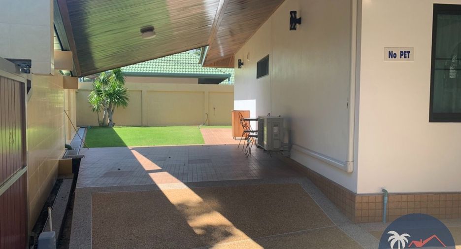 For rent 4 bedrooms villa in Mueang Phuket, Phuket
