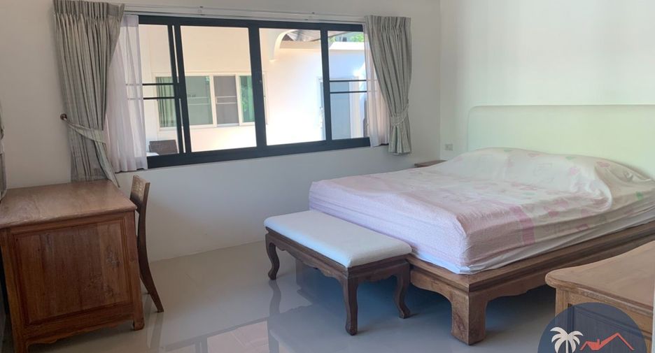For rent 4 bedrooms villa in Mueang Phuket, Phuket