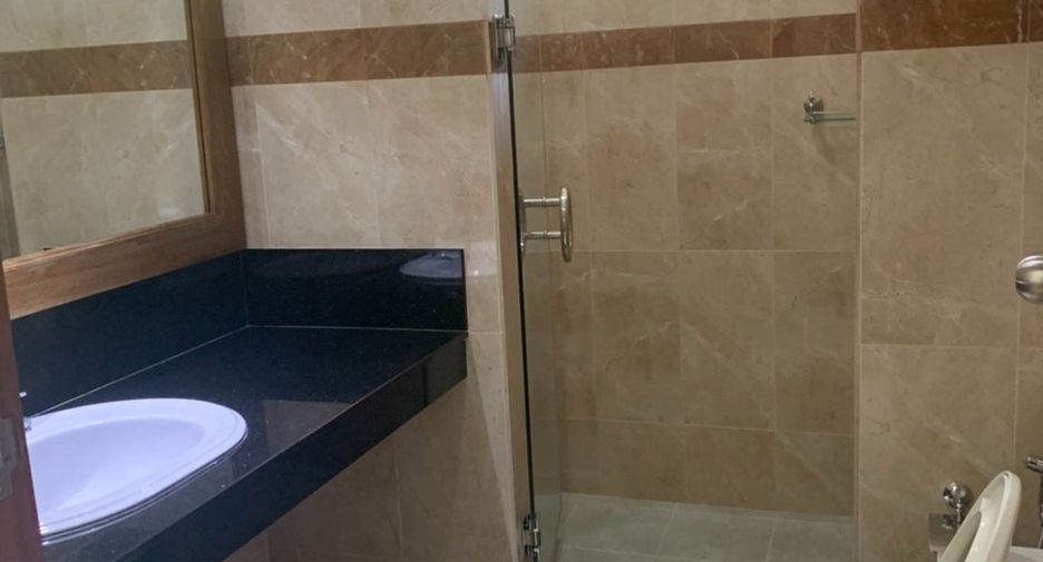 For rent 4 bedrooms villa in Mueang Phuket, Phuket