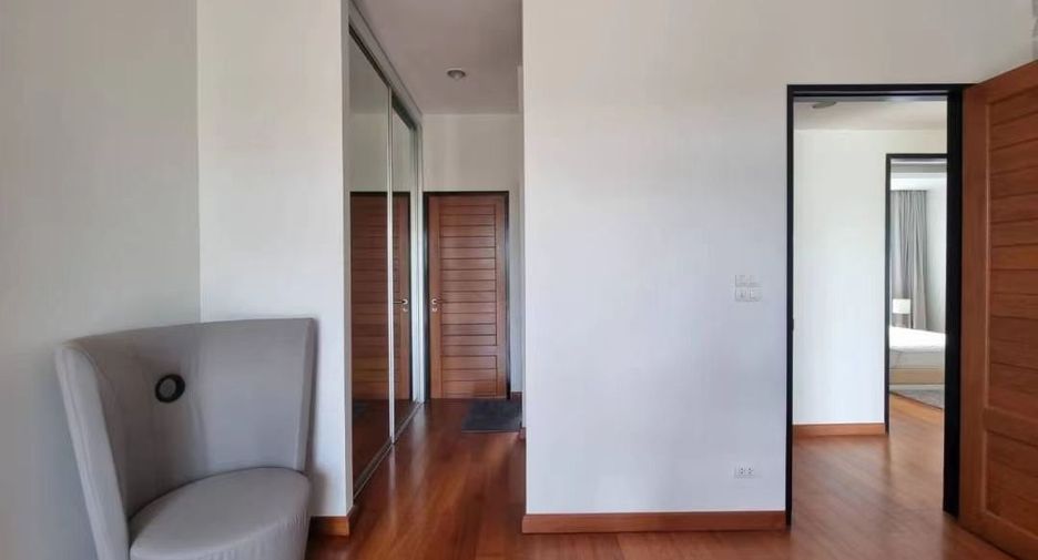 For sale 4 bedrooms house in Sattahip, Chonburi