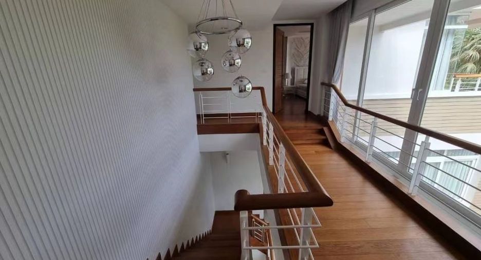 For sale 4 bedrooms house in Sattahip, Chonburi