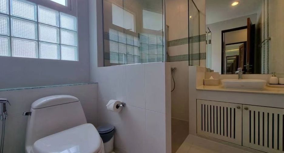 For sale 4 bedrooms house in Sattahip, Chonburi