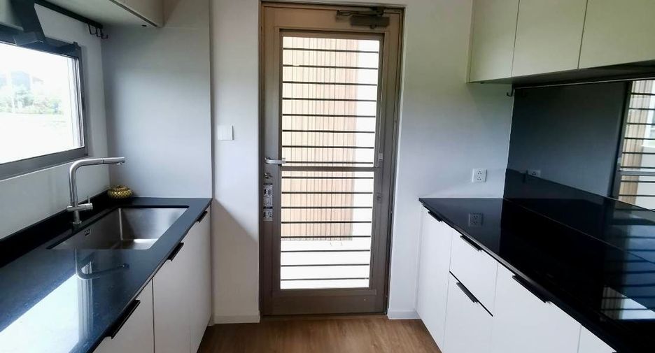 For sale 3 bedrooms house in Saphan Sung, Bangkok